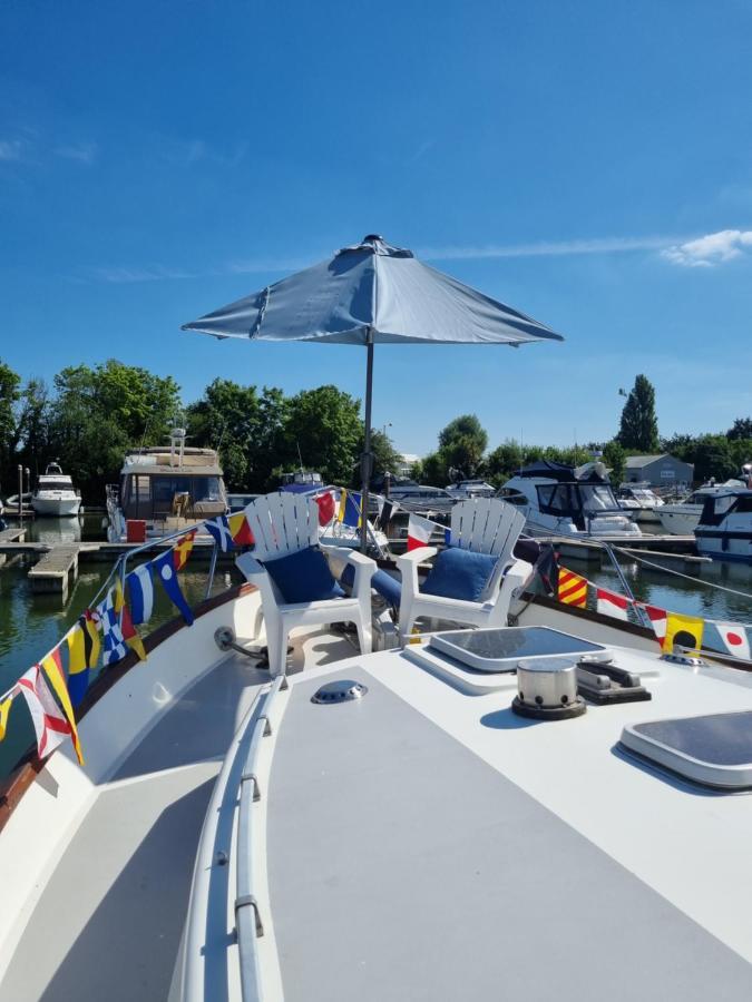 ホテルTraditional Boat Thorpe  エクステリア 写真